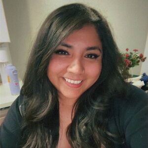 Meet your Posher, Yesenia